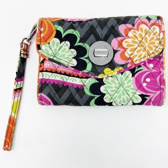 VERA BRADLEY | Quilted Chevron Floral Bright Wristlet Wallet - Picture 2 of 12